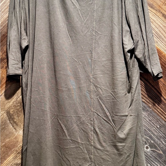 Olive Green Short Sleeve V-neck Casual Tee - Picture 2 of 3